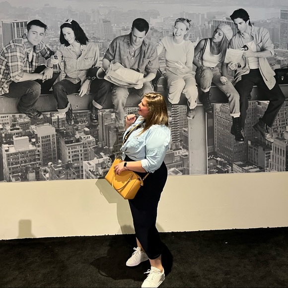 Meet your Posher, Heidi - Picture 2 of 2